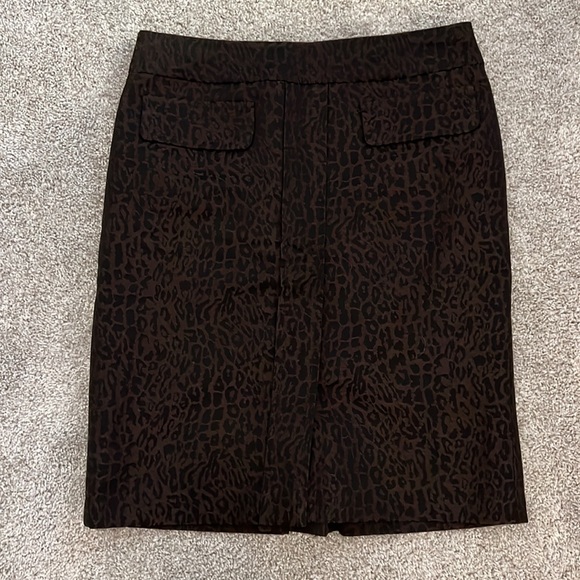 Ann Taylor Leopard Print Skirt - Picture 2 of 7